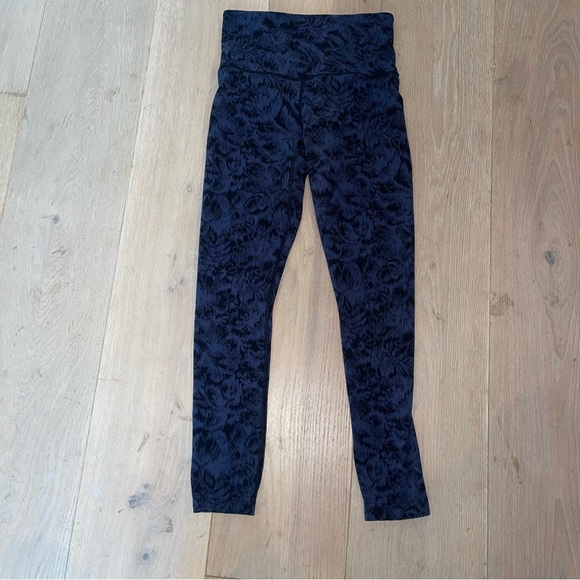 ATHLETA Elation Textured Tight, Frosted Floral Blue XS - Picture 4 of 6